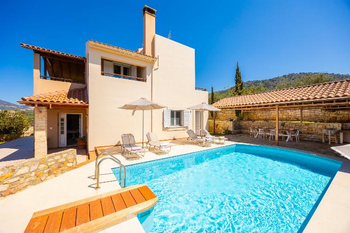 Beautiful villa with private pool, terrace, and garden . - Villa Korini . (Photo Gallery) }}