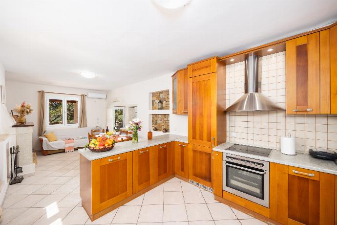 Equipped kitchen . - Villa Korini . (Photo Gallery) }}