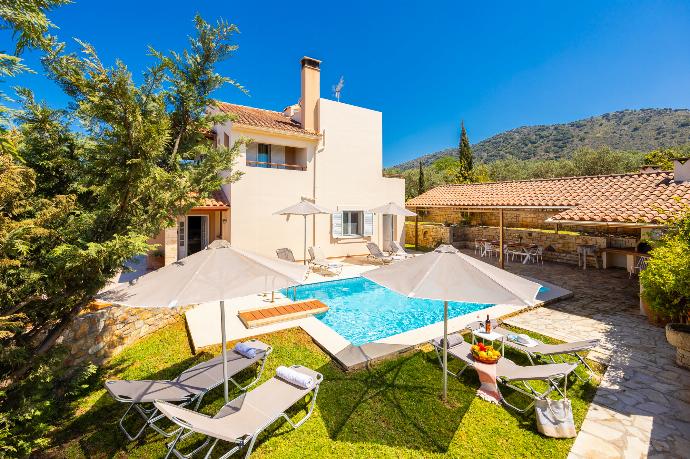 Beautiful villa with private pool, terrace, and garden . - Villa Korini . (Photo Gallery) }}