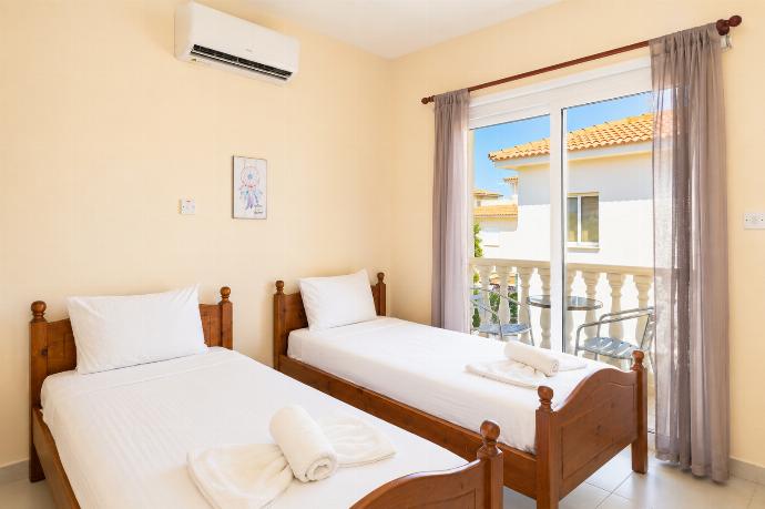  . - Argiro Bright Villa . (Fotogalerie) }}