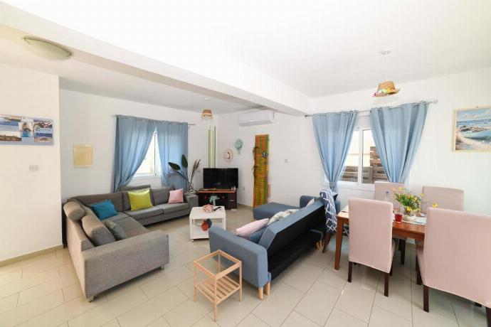  . - Villa Chromata . (Photo Gallery) }}