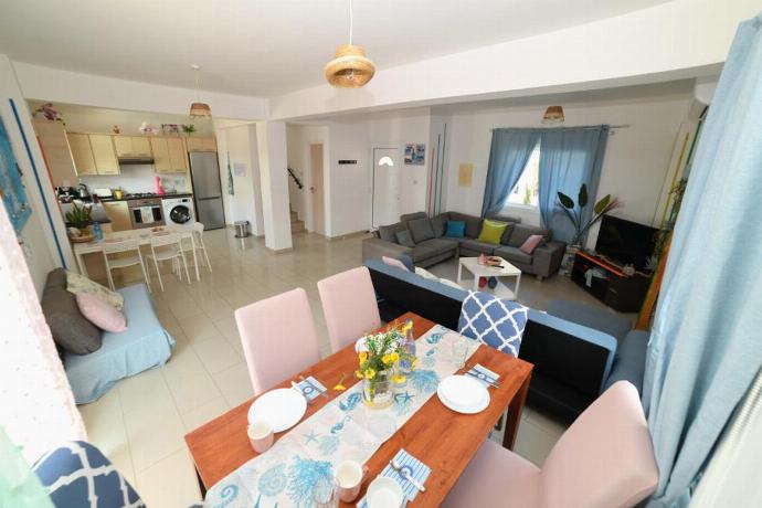  . - Villa Chromata . (Photo Gallery) }}