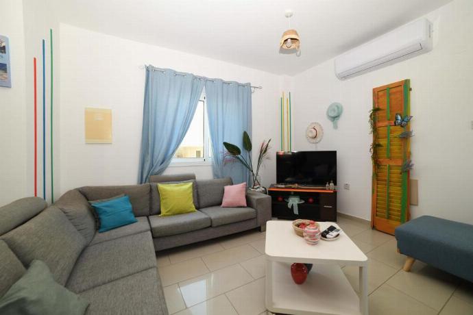  . - Villa Chromata . (Photo Gallery) }}