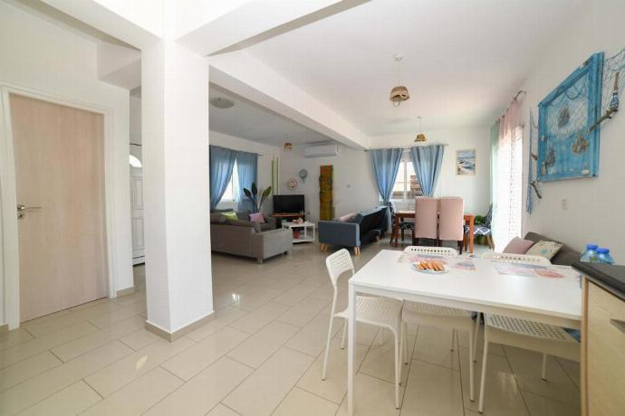  . - Villa Chromata . (Photo Gallery) }}