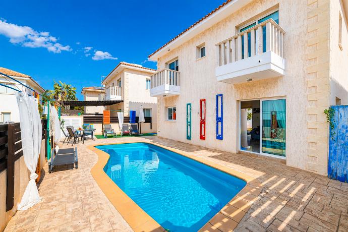  . - Villa Chromata . (Galleria fotografica) }}