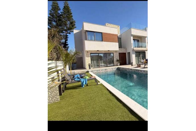  . - Villa Garden Sunrise and Ocean Sunset . (Photo Gallery) }}