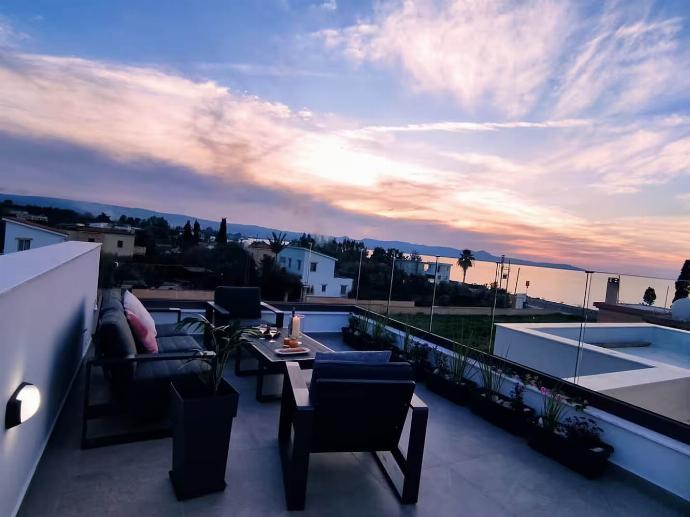  . - Villa Garden Sunrise and Ocean Sunset . (Photo Gallery) }}