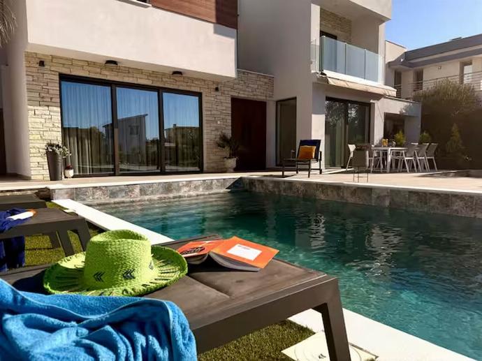  . - Villa Garden Sunrise and Ocean Sunset . (Photo Gallery) }}