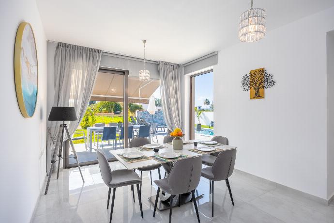  . - Villa Garden Sunrise and Ocean Sunset . (Photo Gallery) }}