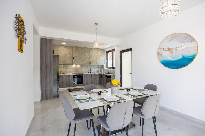  . - Villa Garden Sunrise and Ocean Sunset . (Photo Gallery) }}