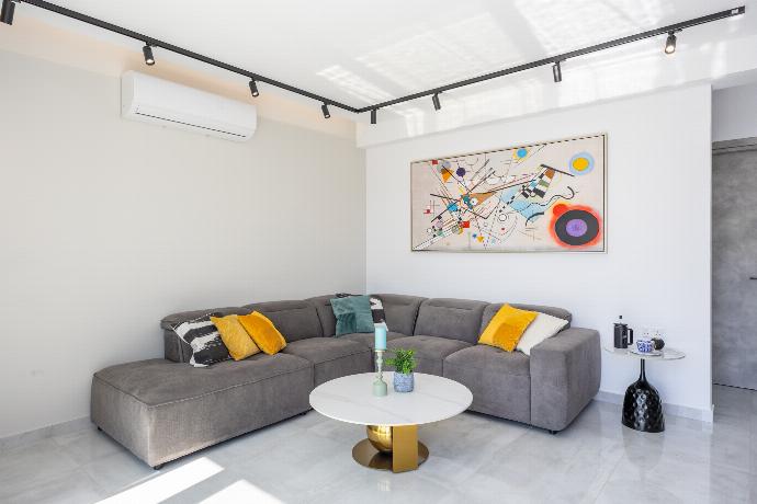  . - Villa Garden Sunrise and Ocean Sunset . (Photo Gallery) }}