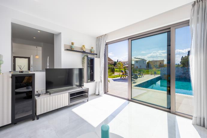  . - Villa Garden Sunrise and Ocean Sunset . (Photo Gallery) }}