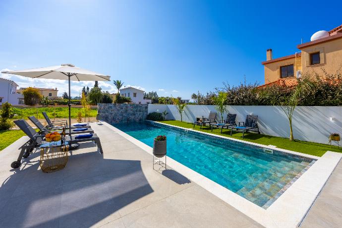  . - Villa Garden Sunrise and Ocean Sunset . (Photo Gallery) }}