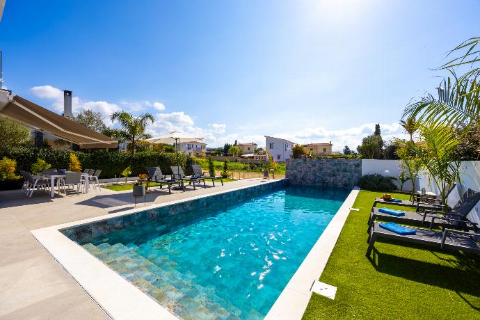  . - Villa Garden Sunrise and Ocean Sunset . (Photo Gallery) }}