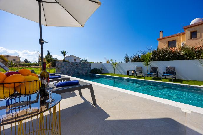  . - Villa Garden Sunrise and Ocean Sunset . (Photo Gallery) }}