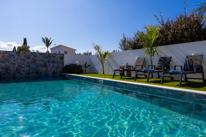  . - Villa Garden Sunrise and Ocean Sunset . (Photo Gallery) }}