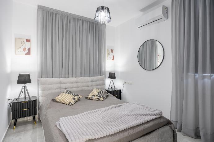  . - Villa Garden Sunrise and Ocean Sunset . (Photo Gallery) }}