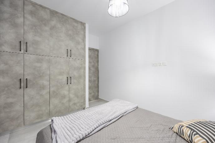  . - Villa Garden Sunrise and Ocean Sunset . (Photo Gallery) }}