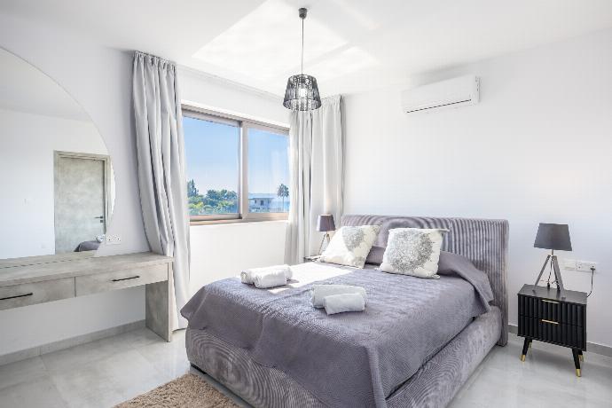  . - Villa Garden Sunrise and Ocean Sunset . (Photo Gallery) }}