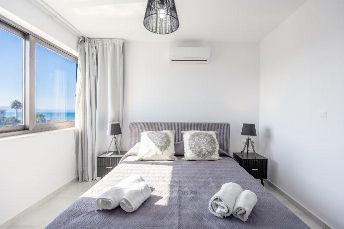  . - Villa Garden Sunrise and Ocean Sunset . (Photo Gallery) }}