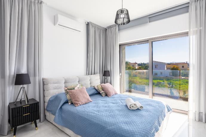  . - Villa Garden Sunrise and Ocean Sunset . (Photo Gallery) }}