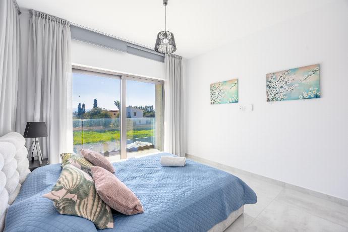  . - Villa Garden Sunrise and Ocean Sunset . (Photo Gallery) }}