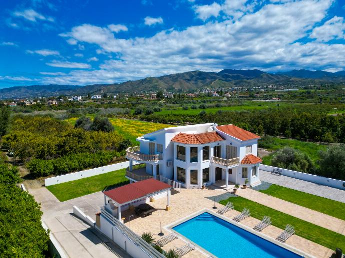 Villa Lefkos