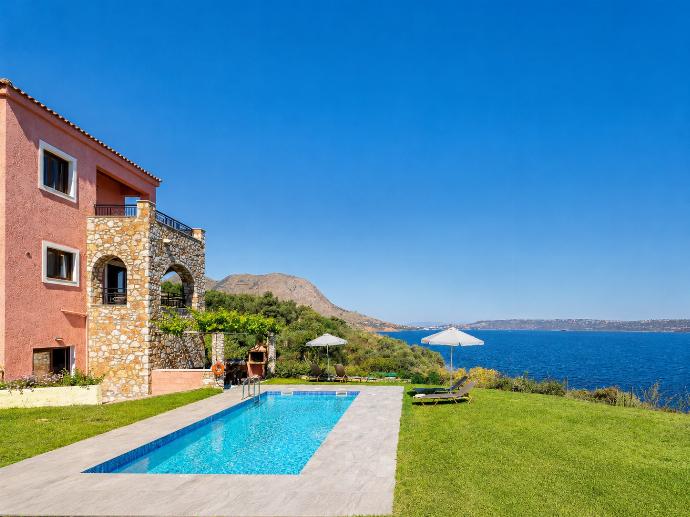 Villa Aptera