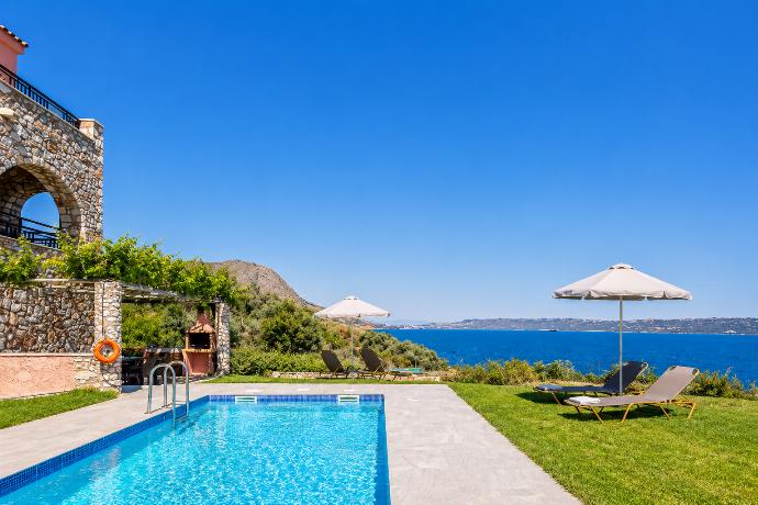 Villa Aptera