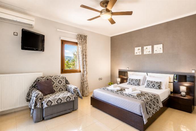  . - Villa Maggie Alonia . (Photo Gallery) }}