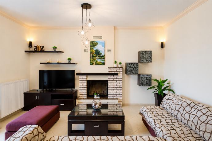  . - Villa Maggie Alonia . (Photo Gallery) }}