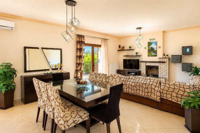  . - Villa Maggie Alonia . (Photo Gallery) }}