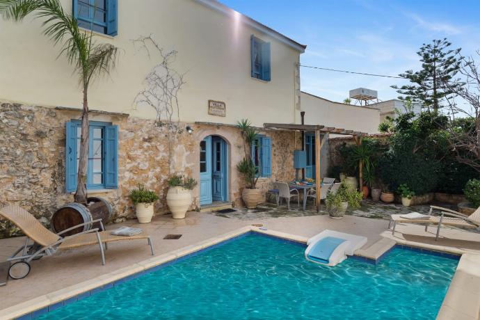 Villa Epavlis