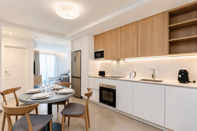 Ereza Residence 1.2