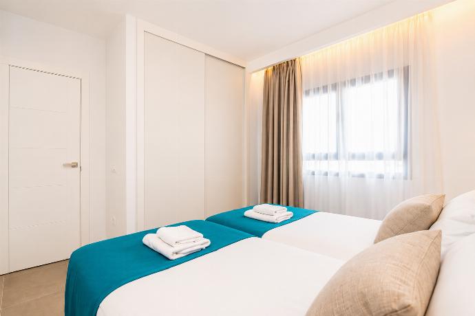 Twin bedroom with A/C . - Ereza Residence 2.4 . (Photo Gallery) }}