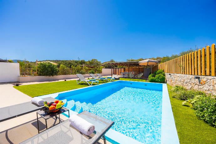 Private pool and terrace . - Villa Galini . (Galleria fotografica) }}