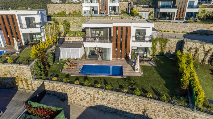 Villa Naya