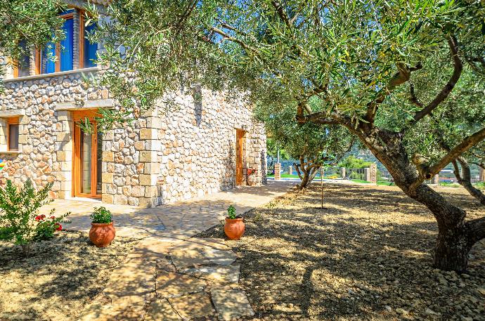 Villa Tireda Tria