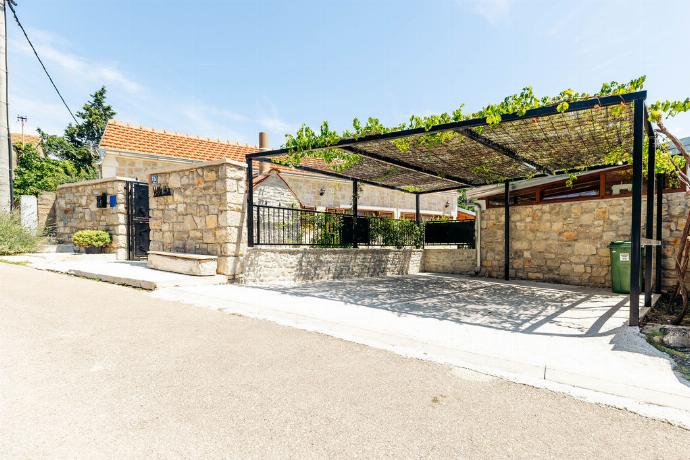 Villa Ika