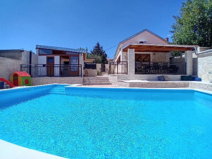 Villa Ika