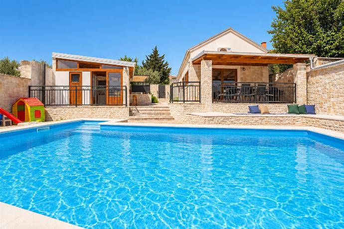 Villa Ika — Rastevic, Zadar