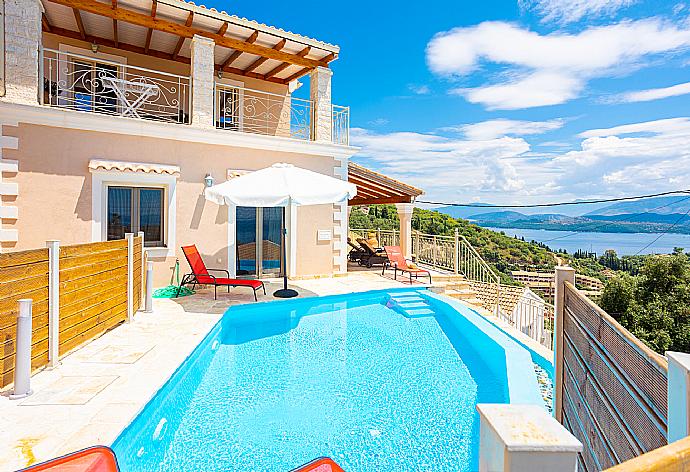 ,Beautiful villa with private infinity pool and terrace with sea views . - Villa Frosso . (Photo Gallery) }}