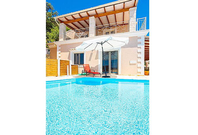 Beautiful villa with private infinity pool and terrace with sea views . - Villa Frosso . (Galleria fotografica) }}