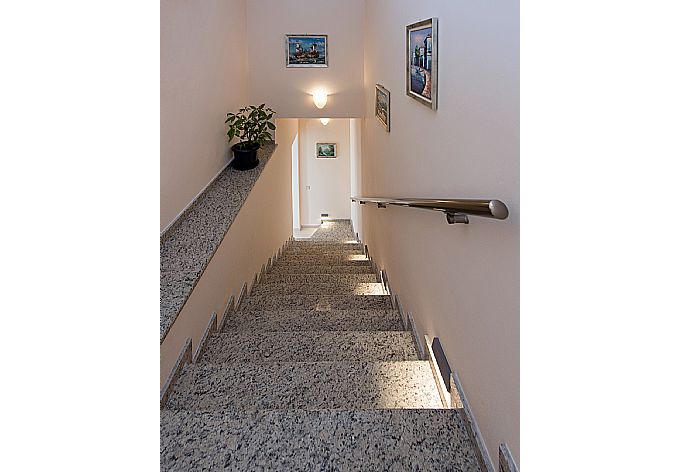 Stairway . - Villa Frosso . (Photo Gallery) }}