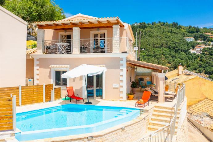 . - Villa Frosso . (Photo Gallery) }}