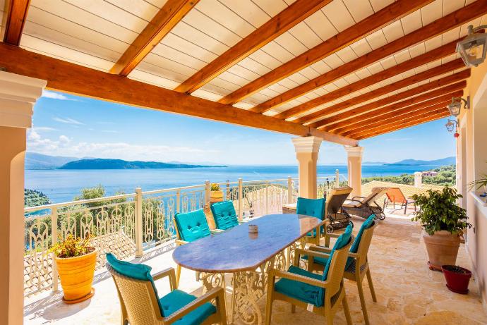  . - Villa Frosso . (Photo Gallery) }}