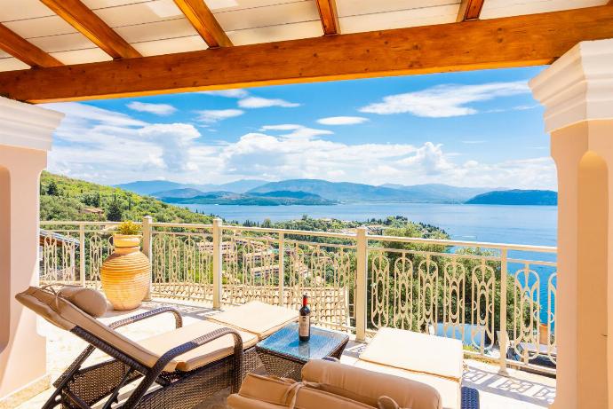  . - Villa Frosso . (Photo Gallery) }}