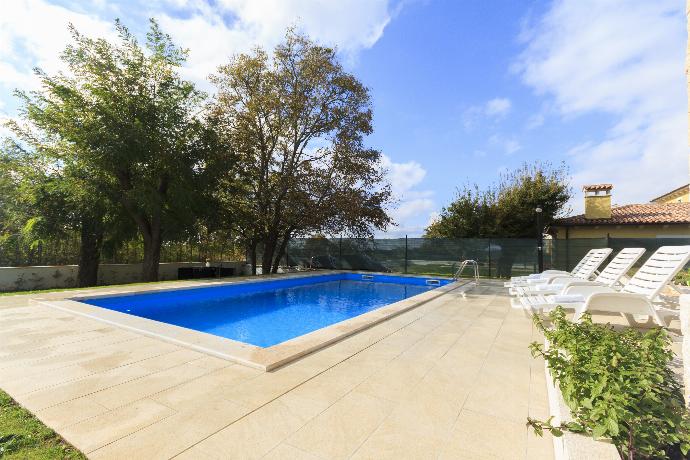 Villa Aurora