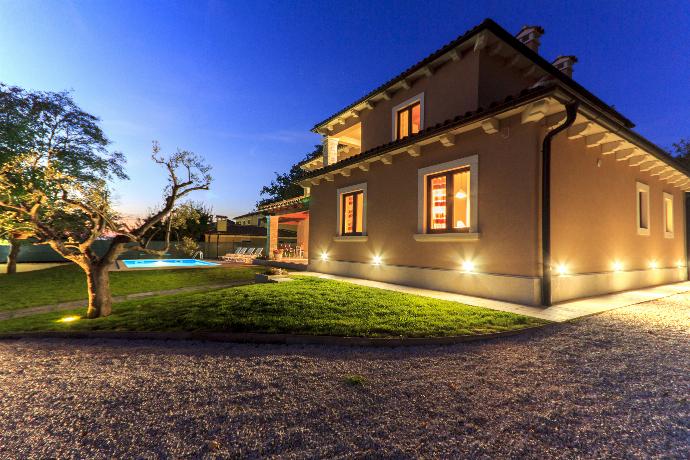 Villa Aurora