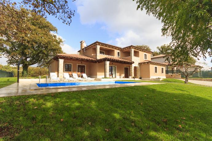 Villa Aurora